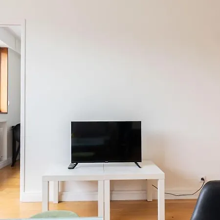 Calm 1br Galeries Lafayette * Париж